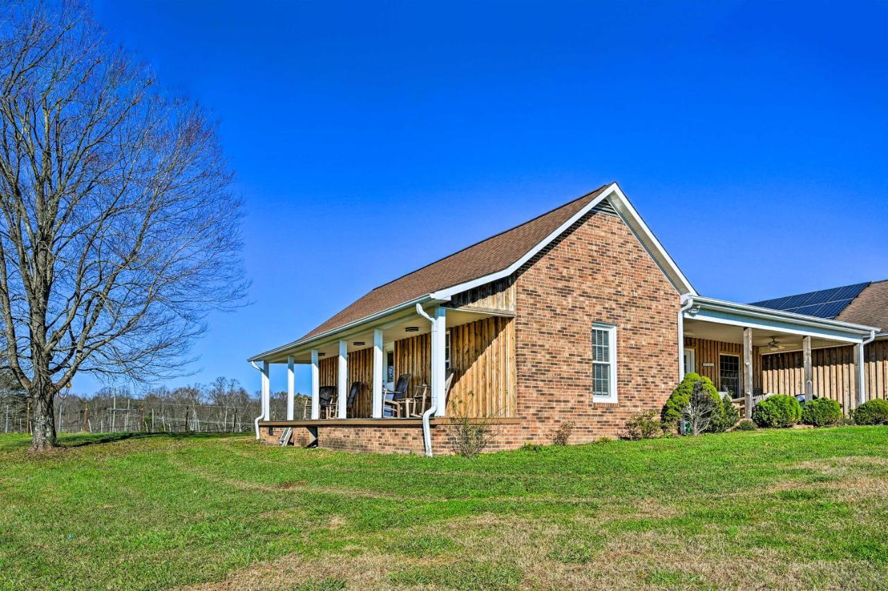 Breathtaking Elkin Getaway With Vineyard Views! Villa Exterior photo